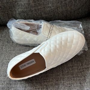 Steve Madden ecentrcq white slides size 9